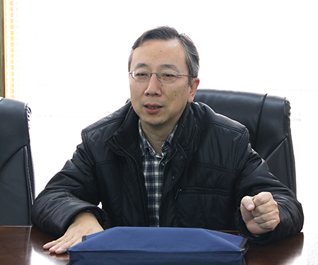 住建委副调研员薛卫东对公司党建工作给与肯定